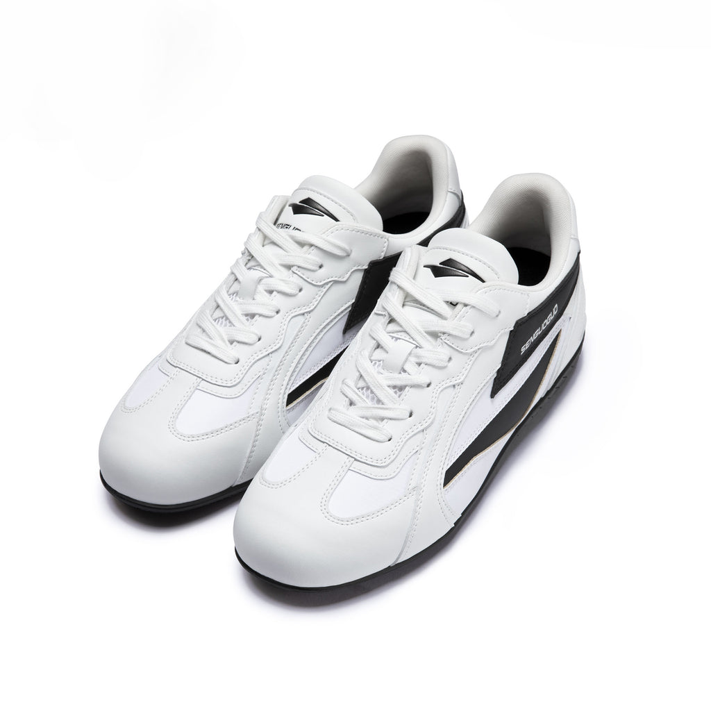 SENGUOGUO Lightning Racer Sneaker — Black & White, Unisex Low-Top